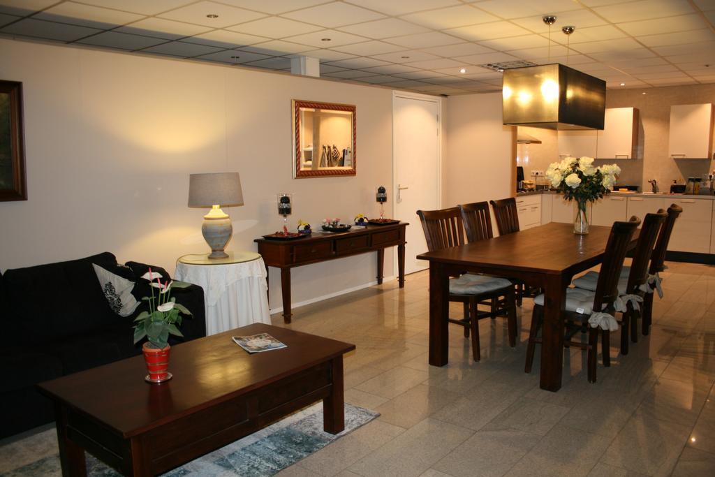 B&B De Tobbedanser Harlingen Bagian luar foto